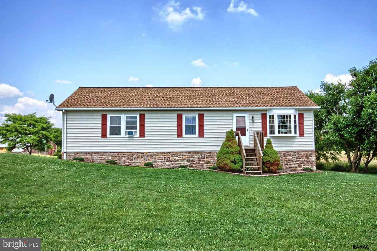 349 B Smoketown Road Hanover, PA 17331 - Photo 1 of 36