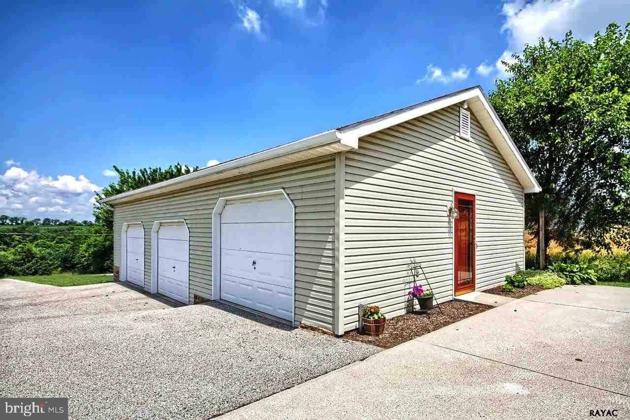 349 B Smoketown Road Hanover, PA 17331 - Photo 7 of 36