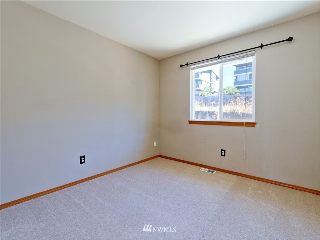 1170 Edmonds Place Northeast Renton, WA 98056 - Photo 12 of 16 Gallery Image 12
