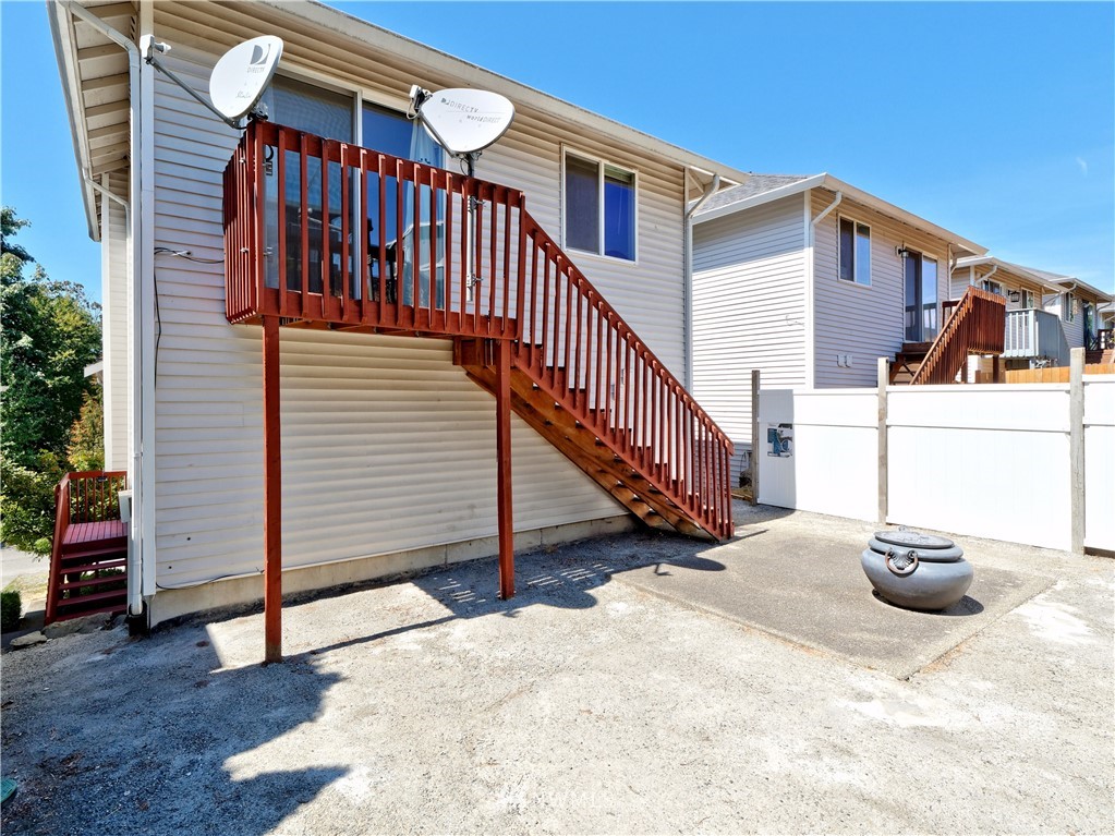 1170 Edmonds Place Northeast Renton, WA 98056 - Photo 15 of 16 Gallery Image 15