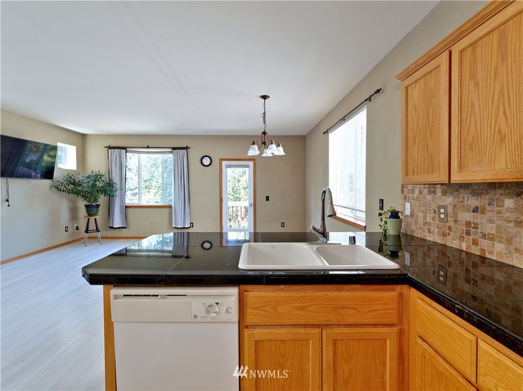 1170 Edmonds Place Northeast Renton, WA 98056 - Photo 3 of 16 Gallery Image 3