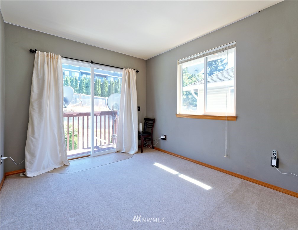 1170 Edmonds Place Northeast Renton, WA 98056 - Photo 6 of 16 Gallery Image 6