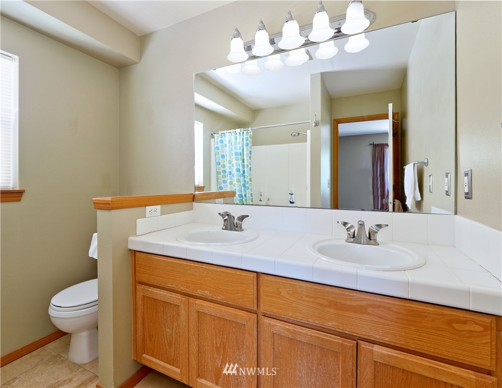 1170 Edmonds Place Northeast Renton, WA 98056 - Photo 7 of 16 Gallery Image 7
