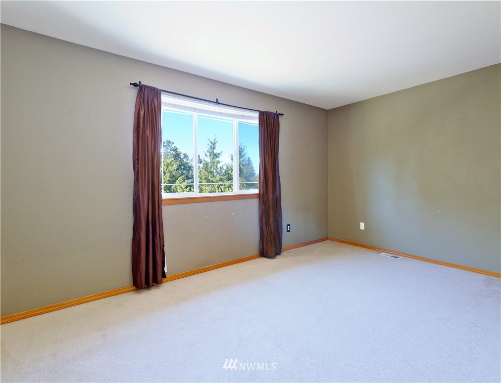 1170 Edmonds Place Northeast Renton, WA 98056 - Photo 8 of 16 Gallery Image 8