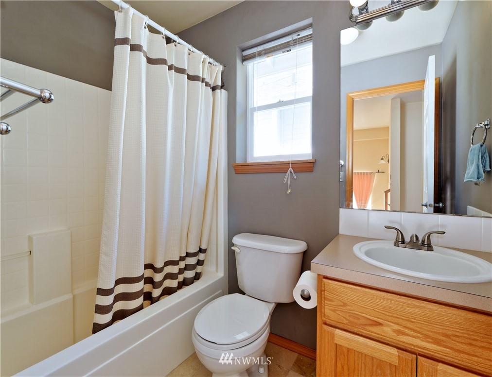 1170 Edmonds Place Northeast Renton, WA 98056 - Photo 9 of 16 Gallery Image 9