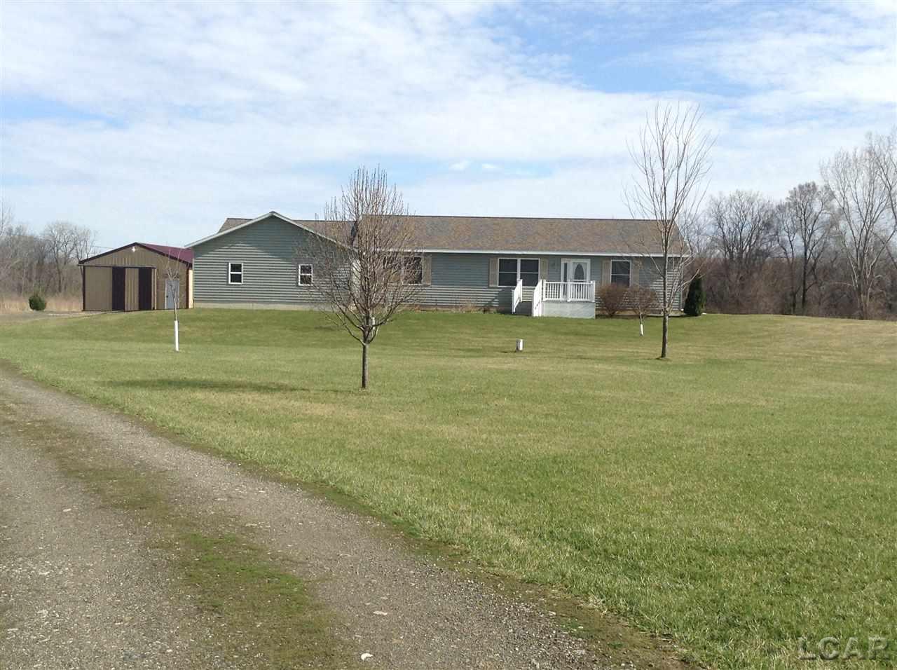 2175 Oakwood Road Adrian, MI 49221 - Photo 3 of 45 31280025-2.JPG