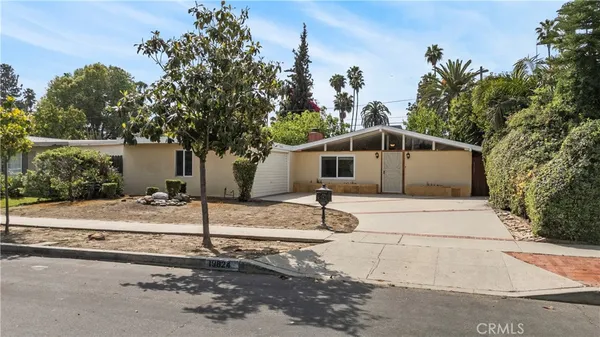 $4,000 | 19824 Gilmore Street, Woodland Hills, CA 91367