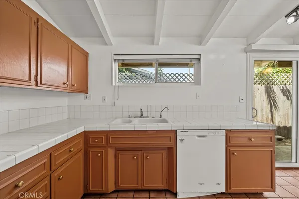 $4,000 | 19824 Gilmore Street, Woodland Hills, CA 91367