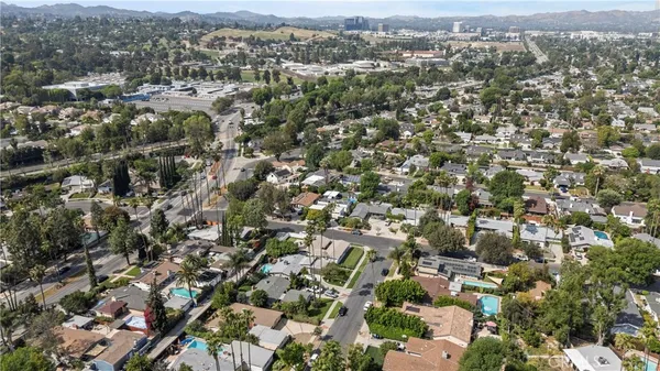 $4,000 | 19824 Gilmore Street, Woodland Hills, CA 91367