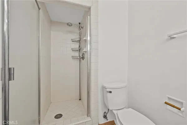 $4,000 | 19824 Gilmore Street, Woodland Hills, CA 91367