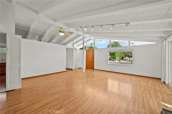 $4,000 | 19824 Gilmore Street, Woodland Hills, CA 91367