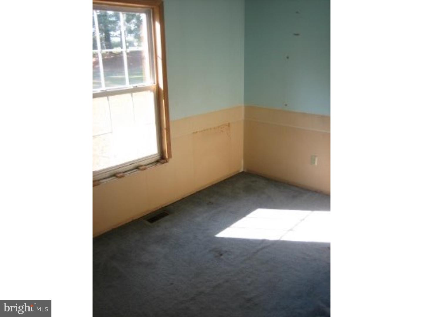 98 East Cohawkin Road Clarksboro, NJ 08020 - Photo 6 of 11 Bedroom - Main