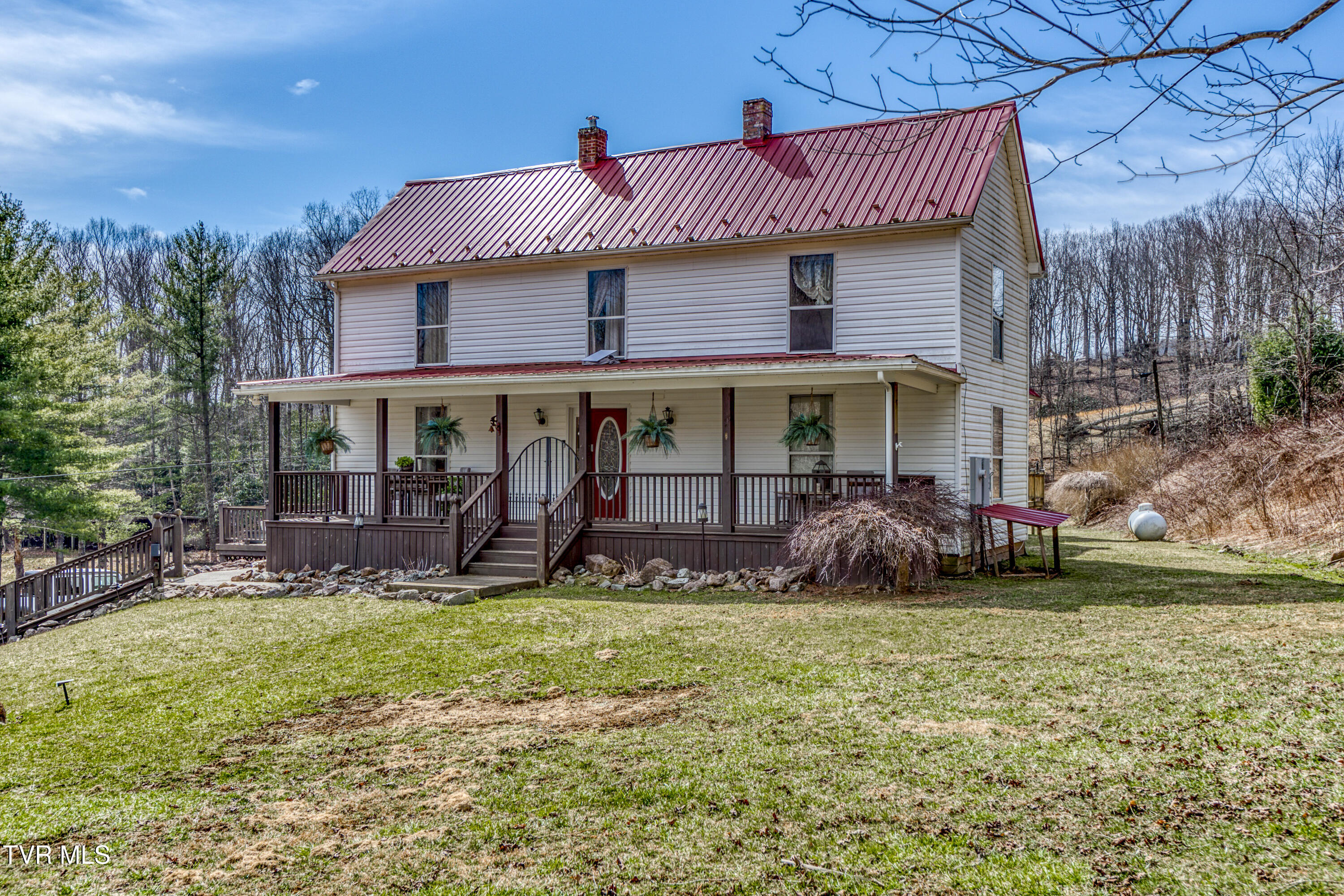 434 Glenwood Road Troutdale, VA 24378 - Photo 1 of 47 Main