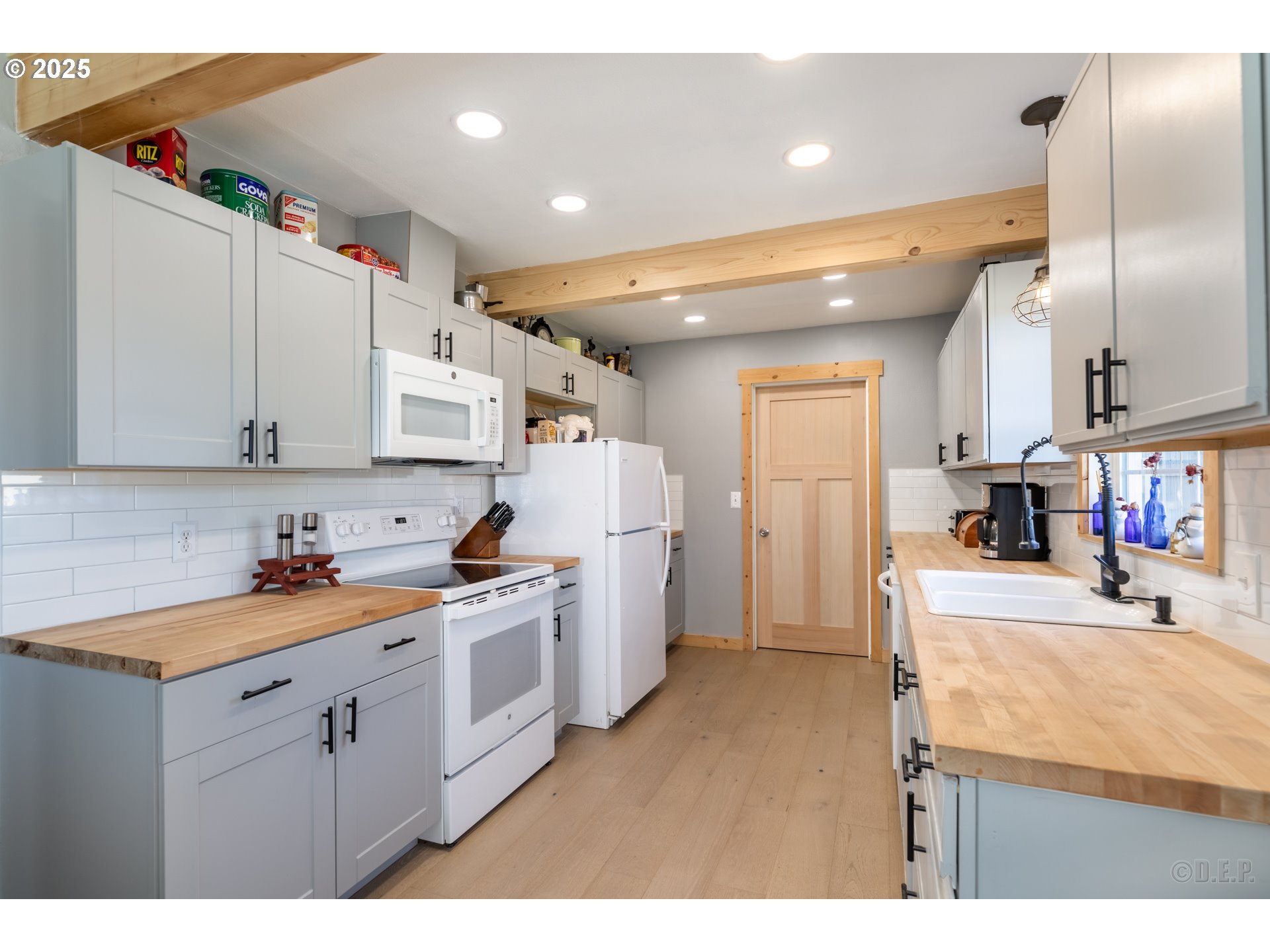 76521 Delena Mayger Road Rainier, OR 97048 - Photo 5 of 27 Kitchen