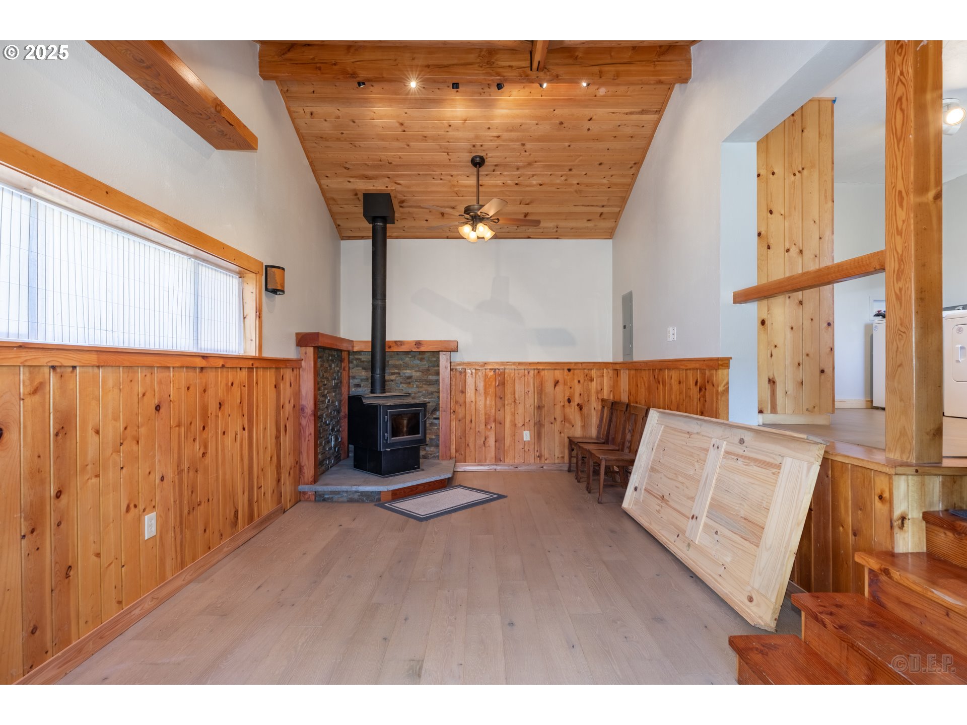76521 Delena Mayger Road Rainier, OR 97048 - Photo 9 of 27 Family Room