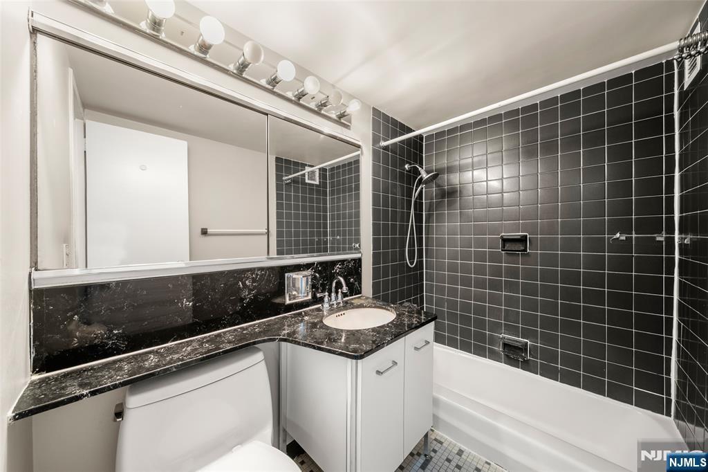 1203 River Road, Unit 6F Edgewater, NJ 07020 - Photo 10 of 20