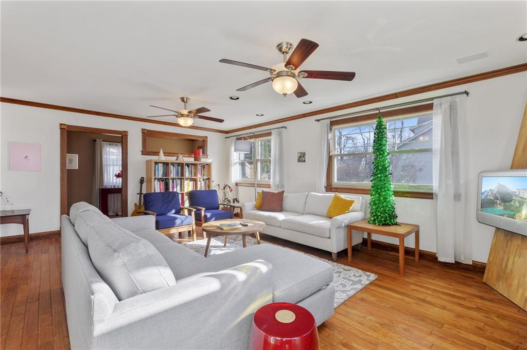 332 Weber Road Sewickley, PA 15143 - Photo 3 of 25 Gallery Image 3