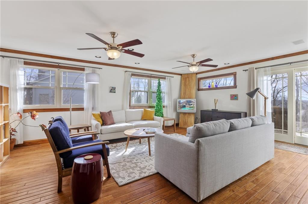 332 Weber Road Sewickley, PA 15143 - Photo 4 of 25 Gallery Image 4