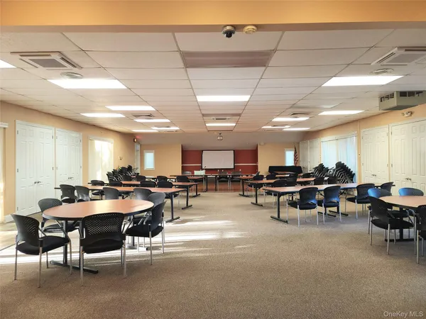 $120,900 | 525 Riverleigh Avenue, Unit C7, Riverhead, NY 11901