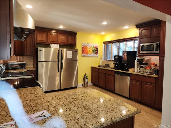 $120,900 | 525 Riverleigh Avenue, Unit C7, Riverhead, NY 11901