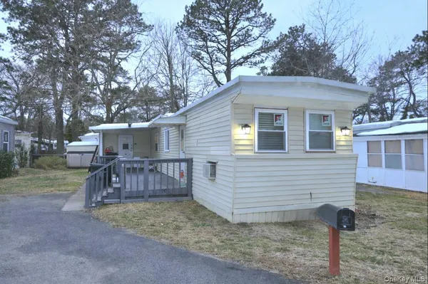 $120,900 | 525 Riverleigh Avenue, Unit C7, Riverhead, NY 11901