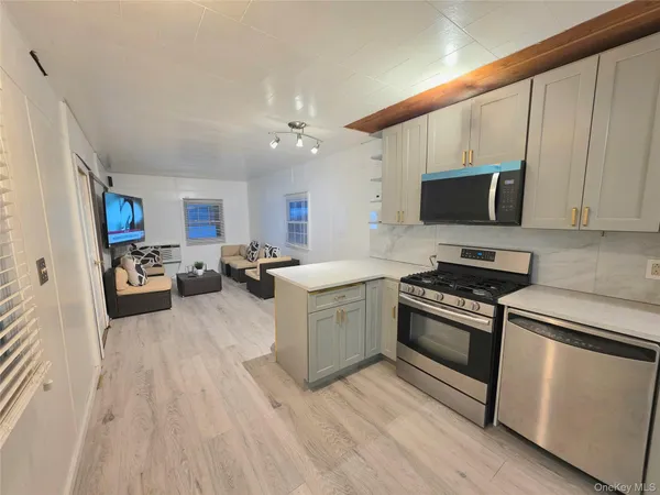 $120,900 | 525 Riverleigh Avenue, Unit C7, Riverhead, NY 11901