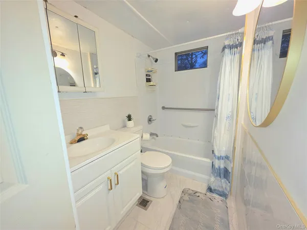 $120,900 | 525 Riverleigh Avenue, Unit C7, Riverhead, NY 11901