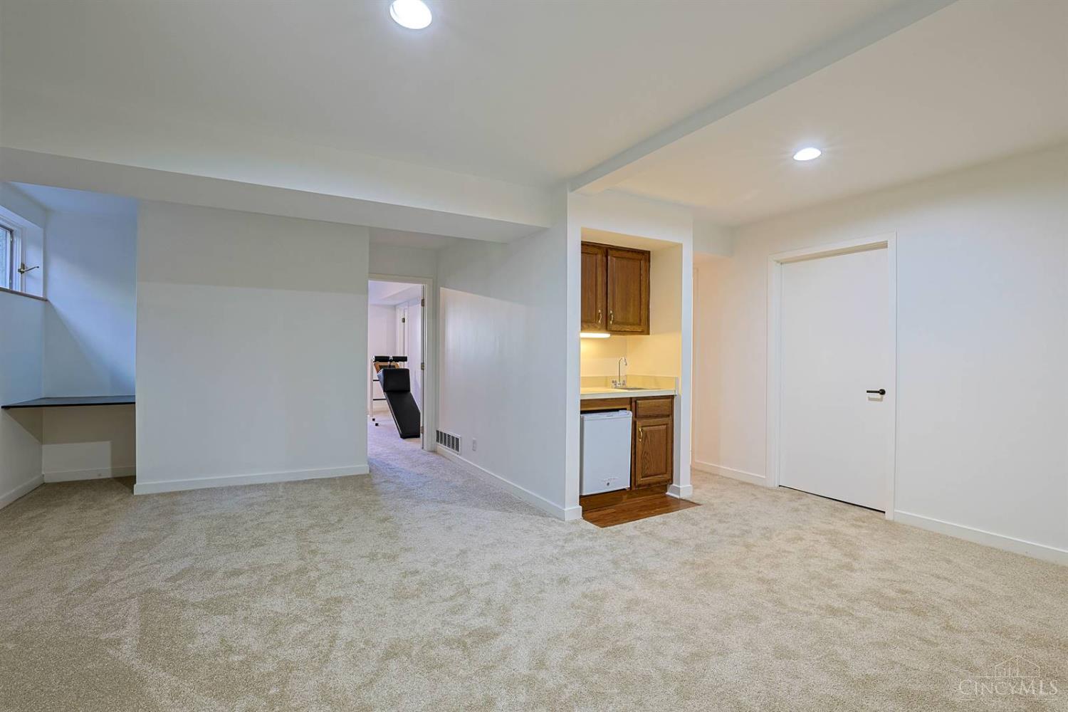 14 Spring Knoll Drive Cincinnati, OH 45227 - Photo 27 of 38