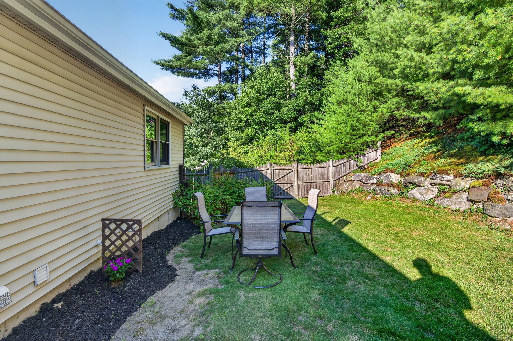 18 Cobble Hill Road Nashua, NH 03062 - Photo 37 of 44