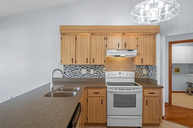 $329,900 | 1542 Overland Drive, Spring Hill, FL 34608