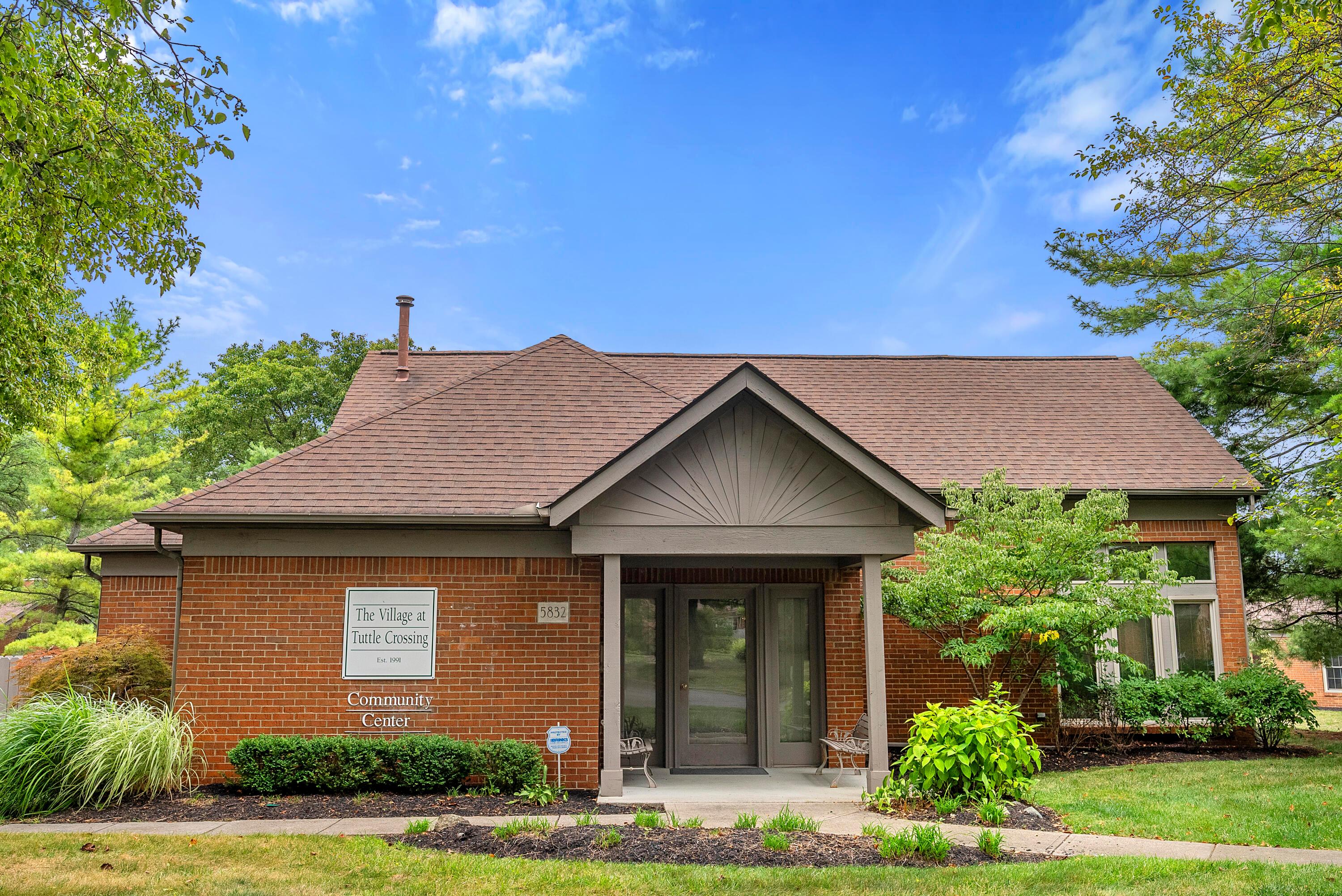 5814 Locbury Lane, Unit R Dublin, OH 43016 - Photo 21 of 25 Clubhouse