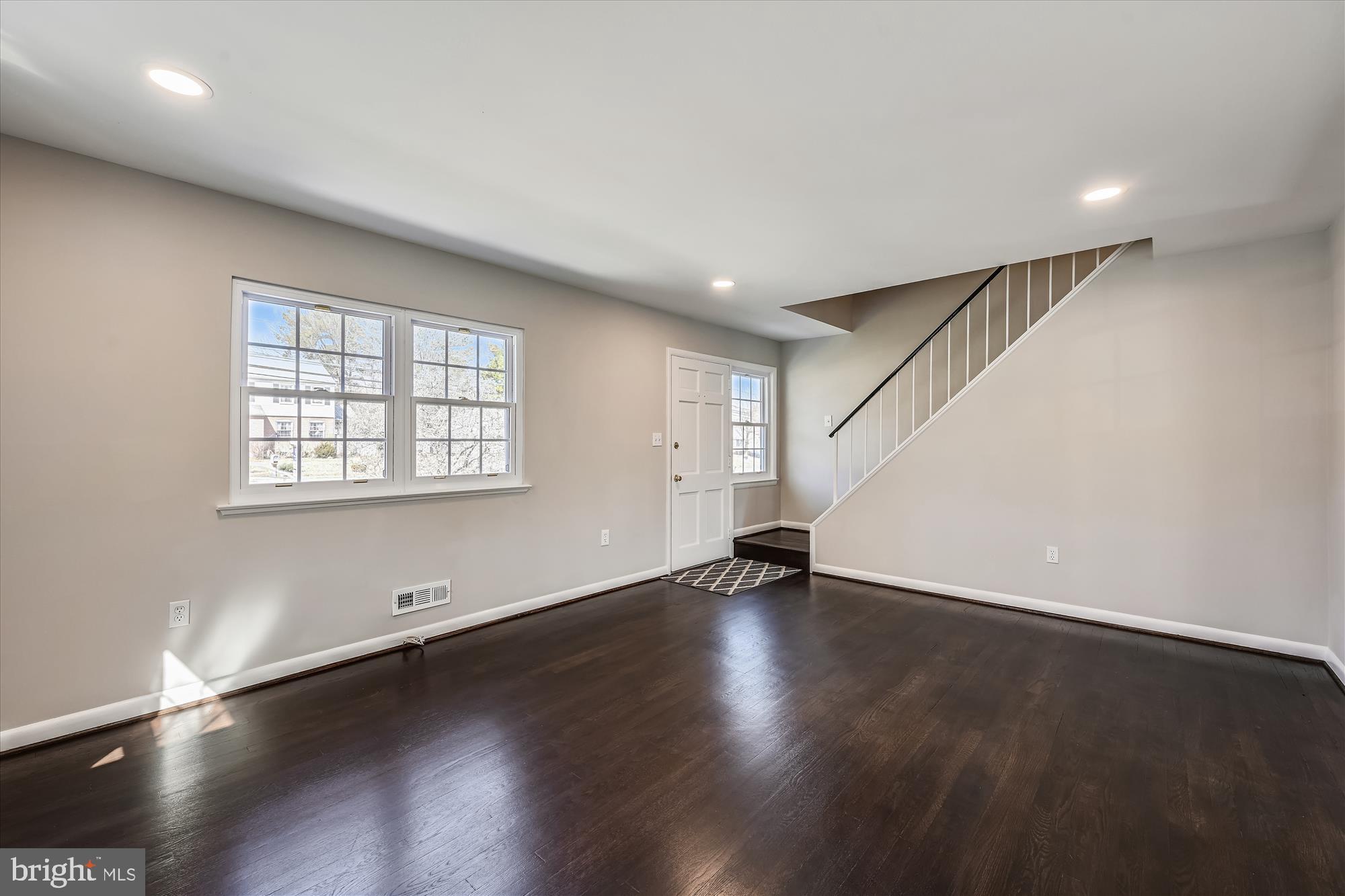 1225 North Rolling Road Baltimore, MD 21228 - Photo 14 of 49