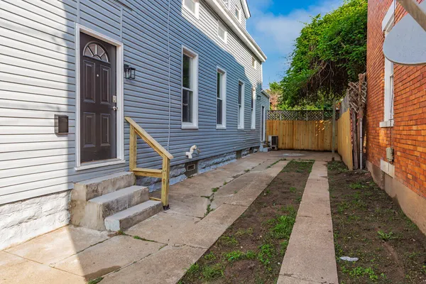 $270,000 | 111 West 10th Street, Newport, KY 41071