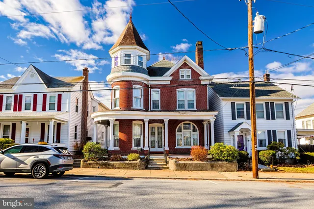 $349,900 | 314 2nd Street, Slatington, PA 18080