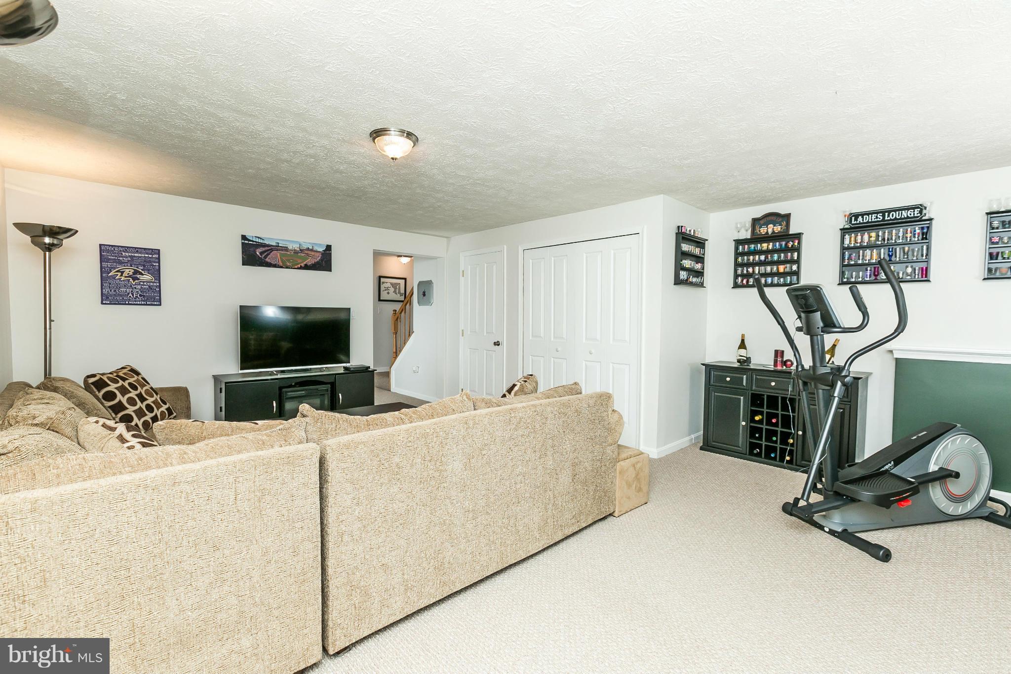 641 Nollmeyer Road Baltimore, MD 21220 - Photo 22 of 29 Family Room