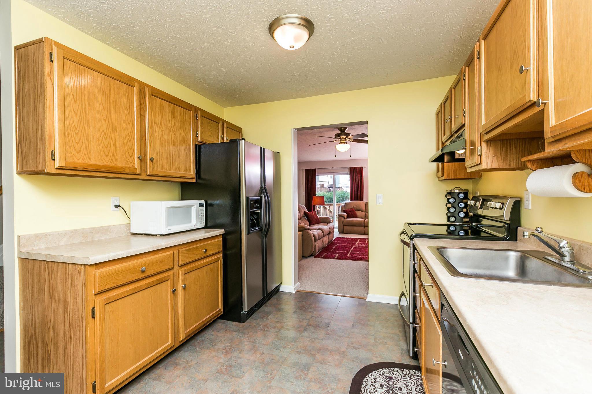 641 Nollmeyer Road Baltimore, MD 21220 - Photo 6 of 29 Kitchen