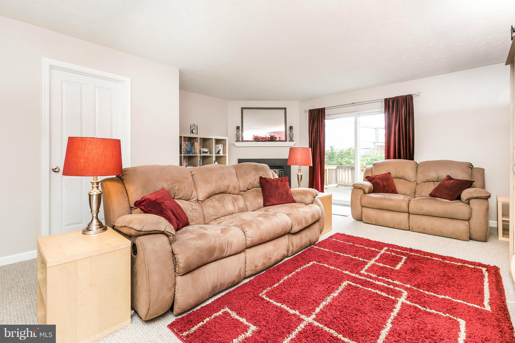 641 Nollmeyer Road Baltimore, MD 21220 - Photo 7 of 29 Living Room