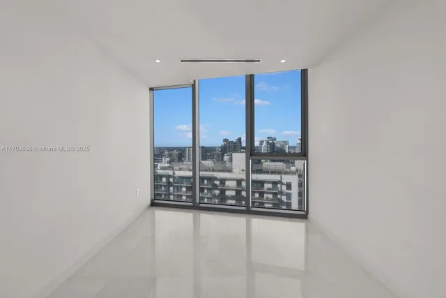 $5,250,000 | 300 Biscayne Blvd Way, Unit 4703, Miami, FL 33131