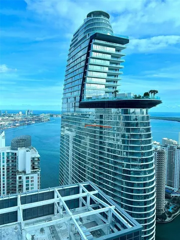 $5,250,000 | 300 Biscayne Blvd Way, Unit 4703, Miami, FL 33131