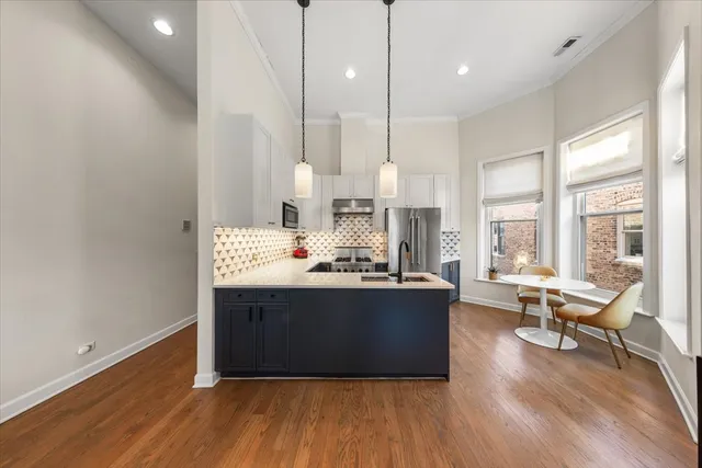 $749,000 | 2849 North Burling Street, Unit 3, Chicago, IL 60657