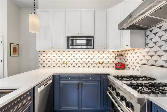 $749,000 | 2849 North Burling Street, Unit 3, Chicago, IL 60657