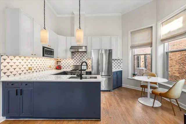 $749,000 | 2849 North Burling Street, Unit 3, Chicago, IL 60657