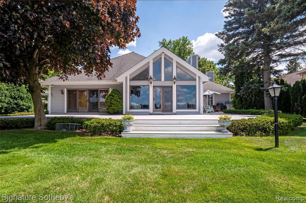 2020 Lake Angelus Road Lake Angelus, MI 48326 - Photo 46 of 52