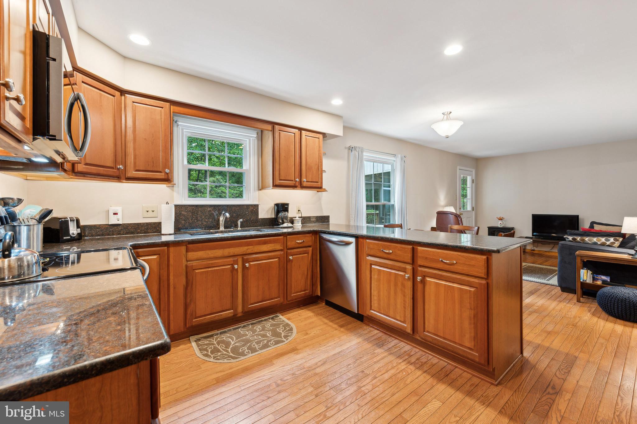 125 Grassy Lake Road Shamong, NJ 08088 - Photo 5 of 24 Beautiful updated kitchen