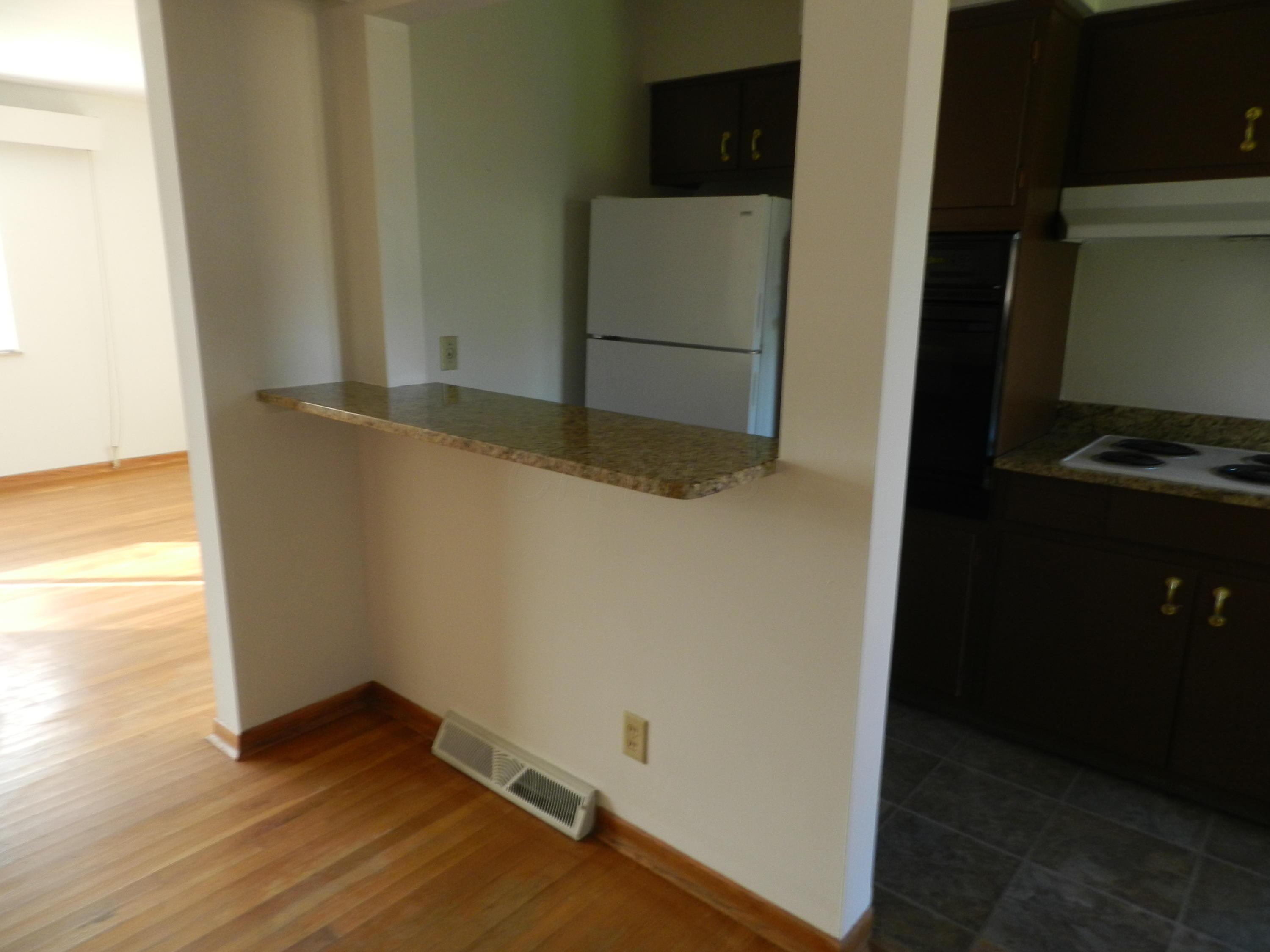 3279 Tremont Road Columbus, OH 43221 - Photo 3 of 5
