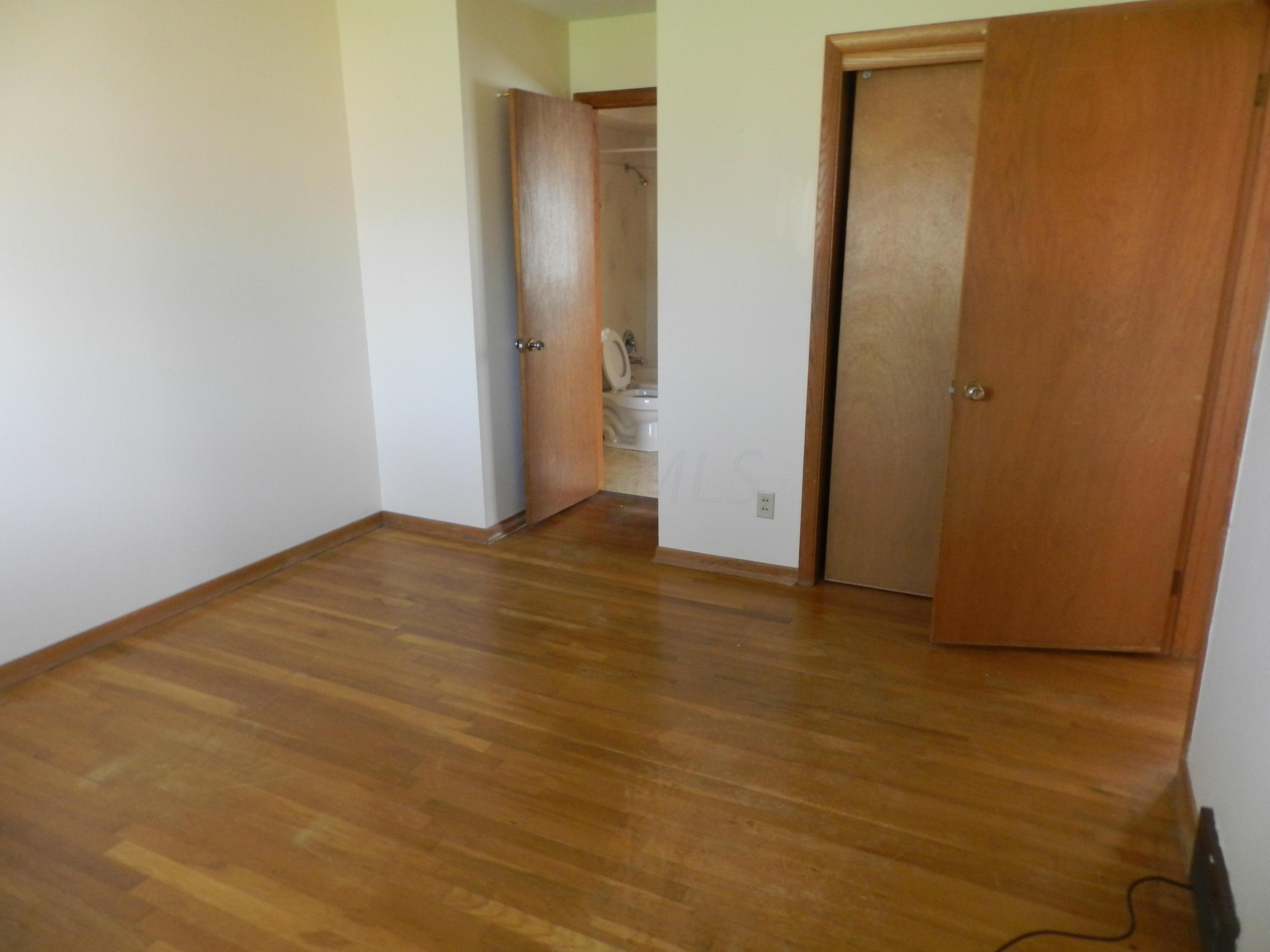 3279 Tremont Road Columbus, OH 43221 - Photo 4 of 5