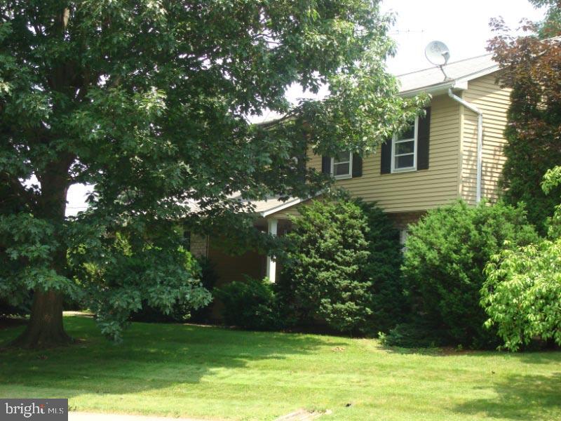 501 Amesbury Road Lancaster, PA 17601 - Photo 2 of 10