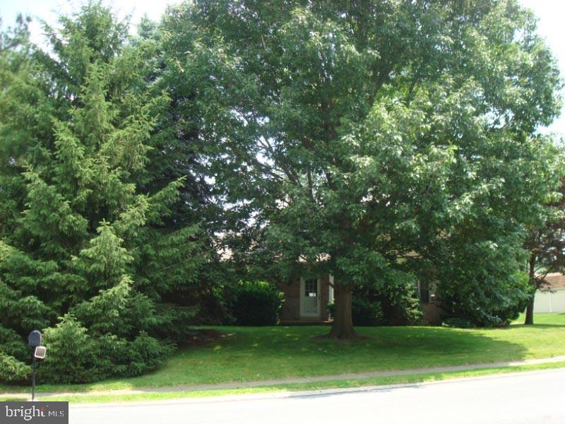 501 Amesbury Road Lancaster, PA 17601 - Photo 3 of 10