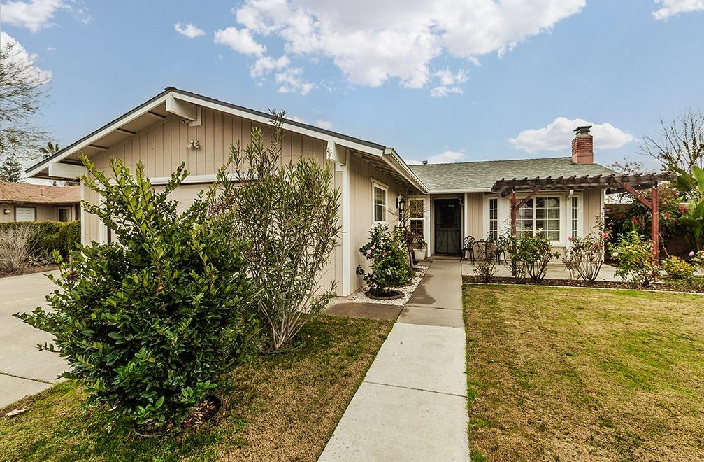 3012 Stanford Avenue Clovis, CA 93611 - Photo 3 of 41 a front view of house with yard