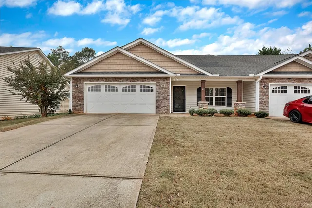 $299,900 | 27 Hillsborough Drive, Anderson, SC 29621